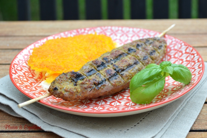 Brochettes de bœuf à l'iranienne -Chelo kebab koobideh-